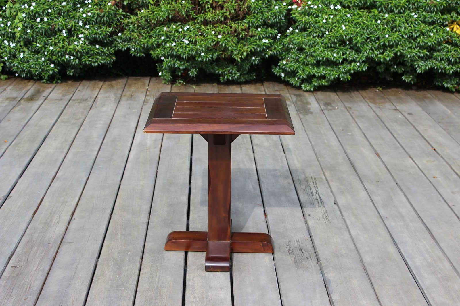 Ensemble bistro Bois de Nèfles — vue 3